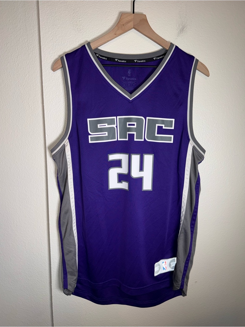 NBA FANATICS SACRAMENTO KINGS Purple Athletic Basketball Jersey M